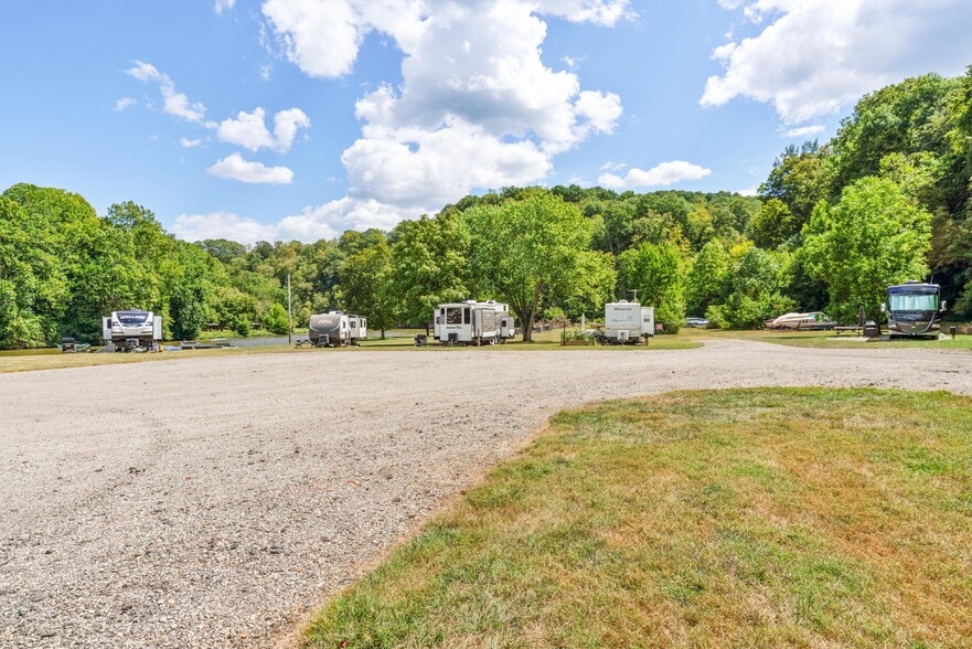 1 Greenwood Ln, Clarksville, PA for sale - Building Photo - Image 2 of 9