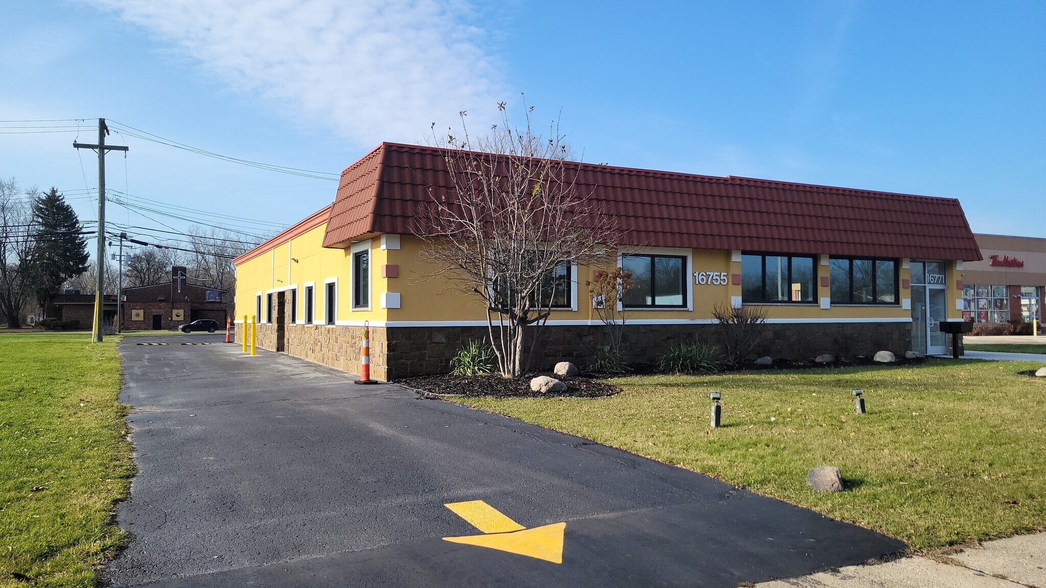 16755 Middlebelt Rd, Livonia, MI for lease Building Photo- Image 1 of 12