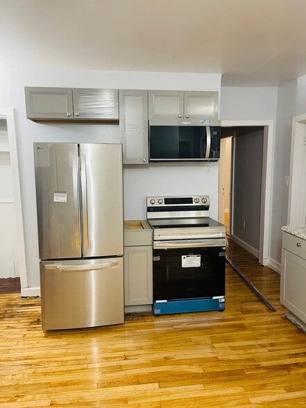 184 Bartlett St, Lewiston, ME à vendre - Photo du bâtiment - Image 2 de 10