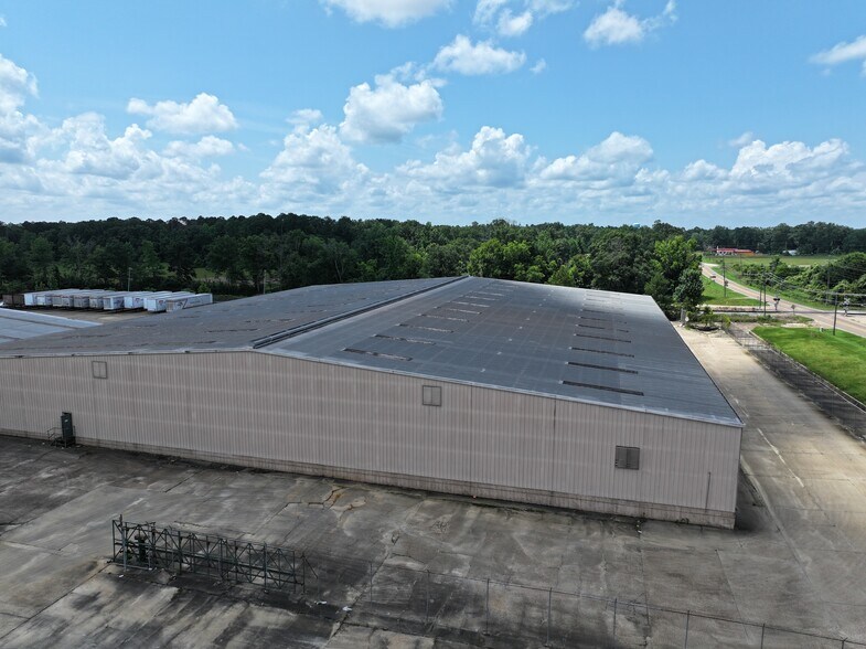 1800 N Clark Ave, Magnolia, MS à louer - Photo du bâtiment - Image 3 de 10