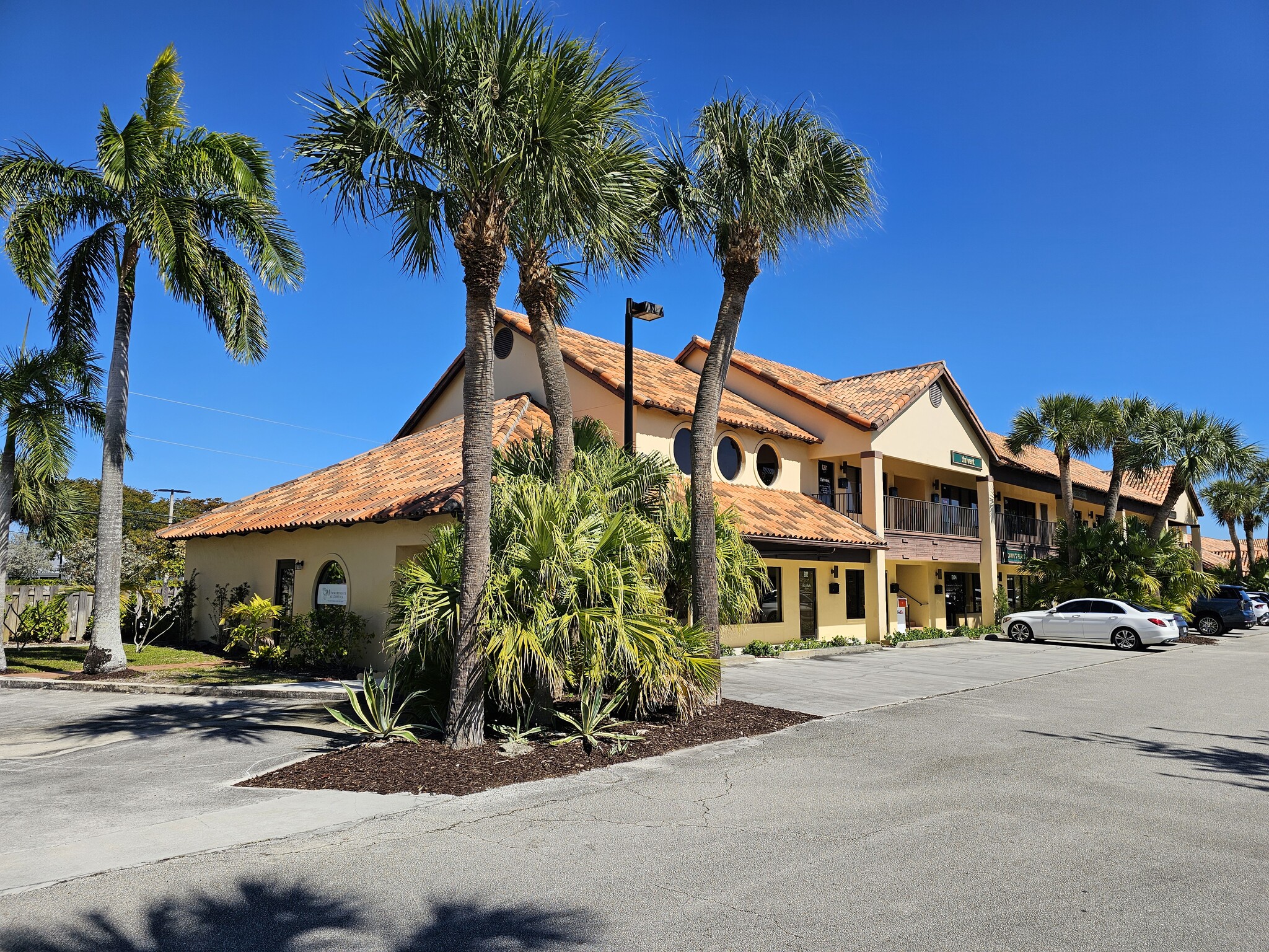 725 N Hwy A1A, Jupiter, FL for lease Primary Photo- Image 1 of 16