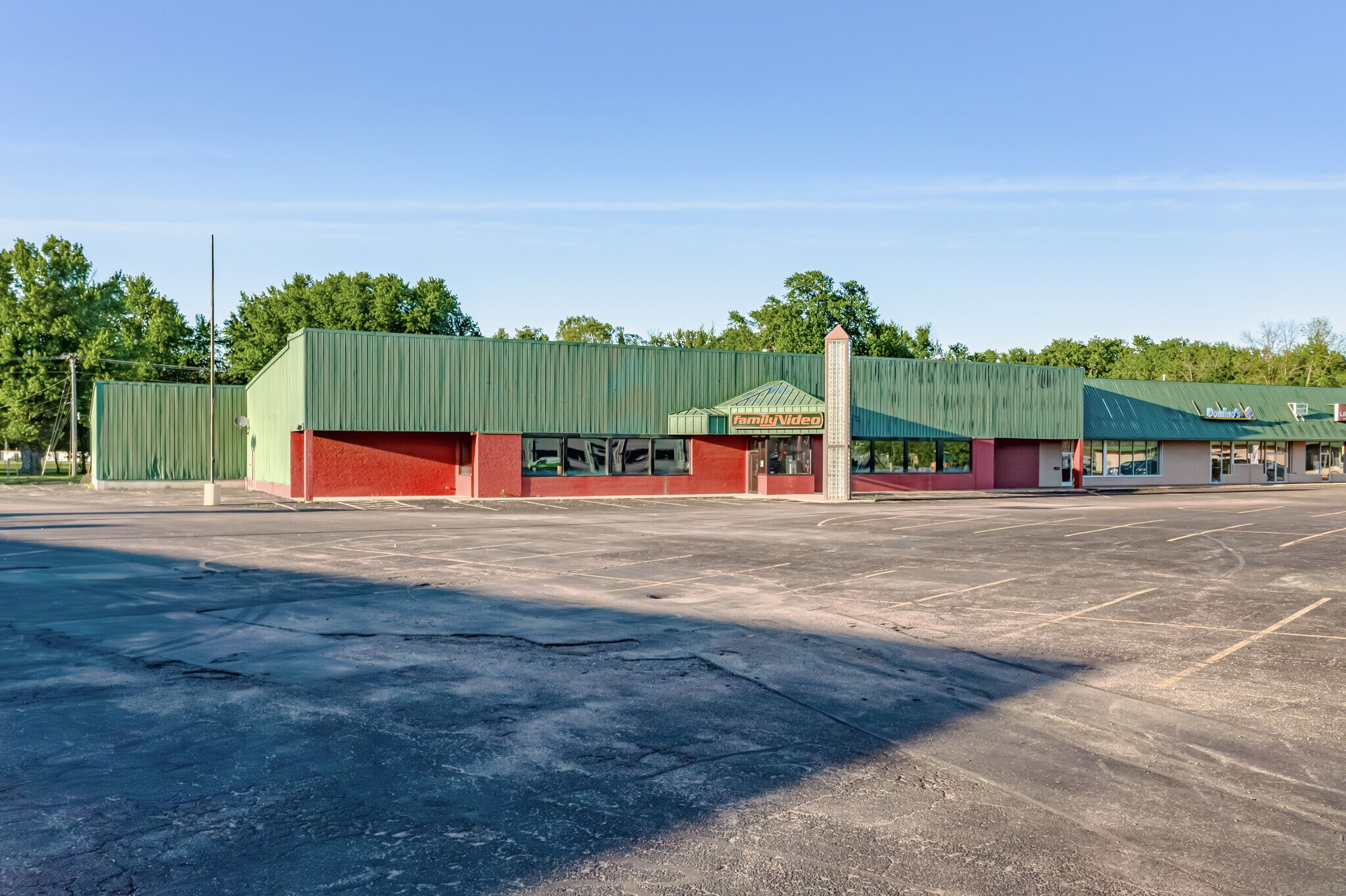 406 Wolf River Plz, New London, WI for lease Building Photo- Image 1 of 1
