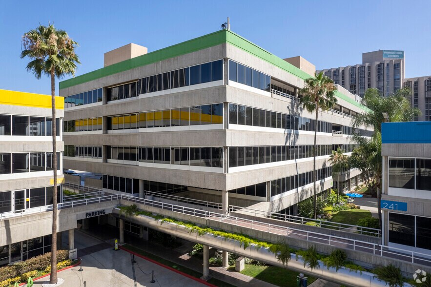 Park DTLA portefeuille de 5 propriétés à vendre sur LoopNet.ca - Photo du bâtiment - Image 2 de 4