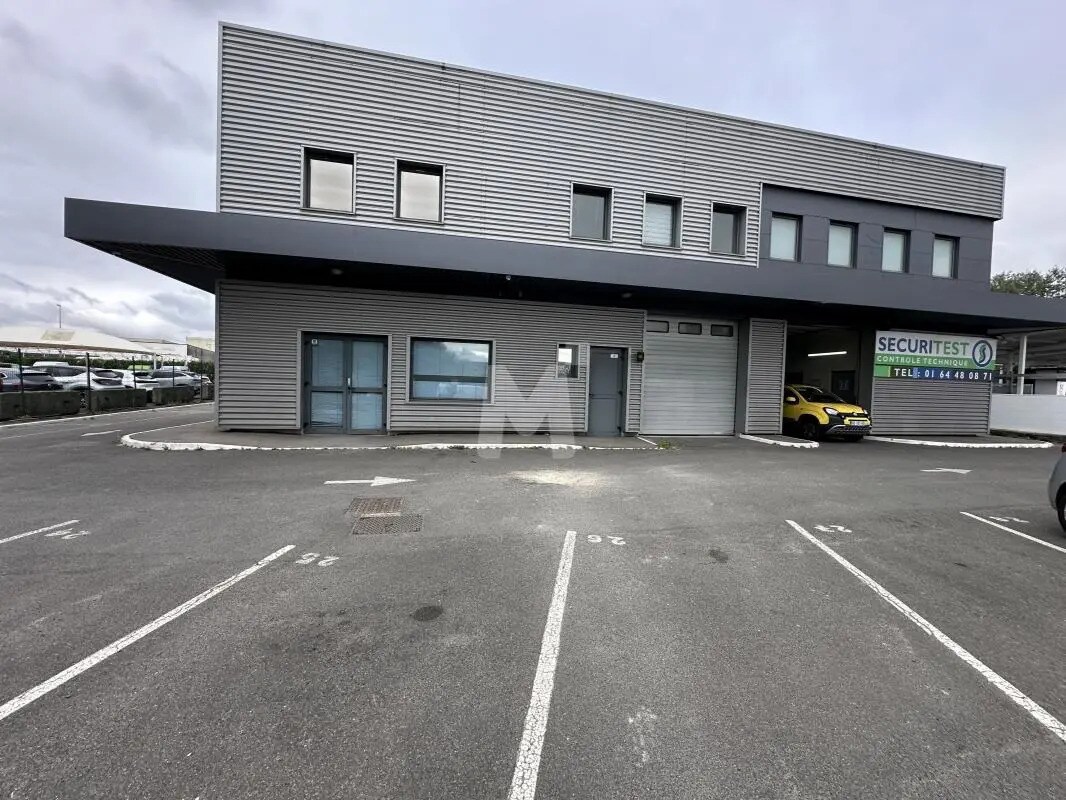 Bureau dans Morangis à louer Photo du bâtiment- Image 1 de 7