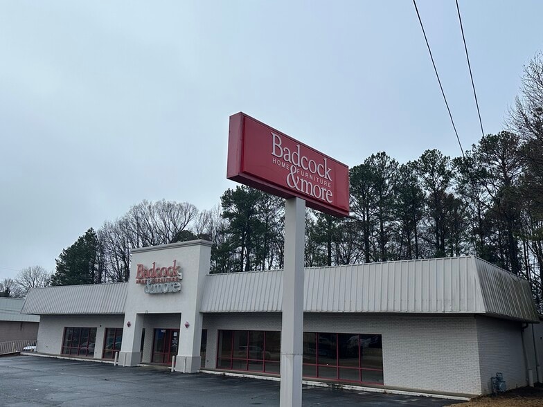 1405 Iris Dr SE, Conyers, GA à vendre - Photo du bâtiment - Image 1 de 2