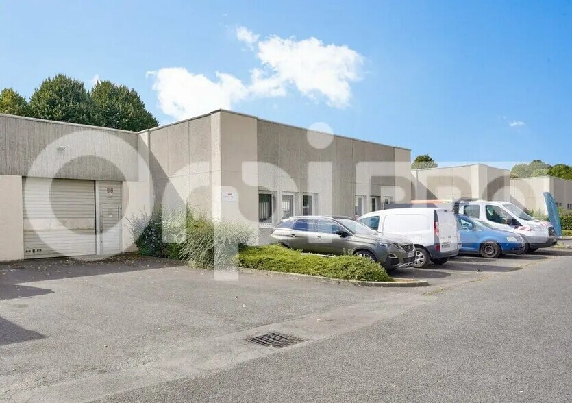 Flex dans Lognes à louer - Photo du bâtiment - Image 1 de 12