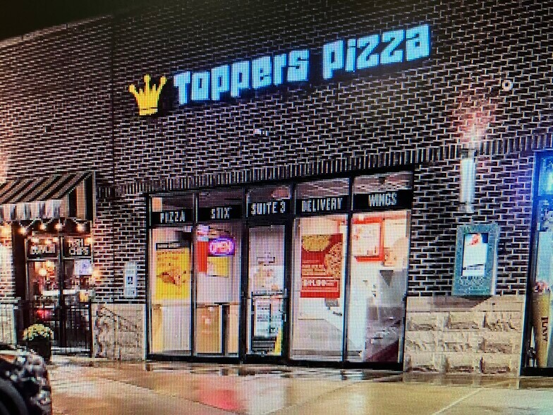 5572 Grand Ave, Gurnee, IL à louer - Photo du bâtiment - Image 2 de 4