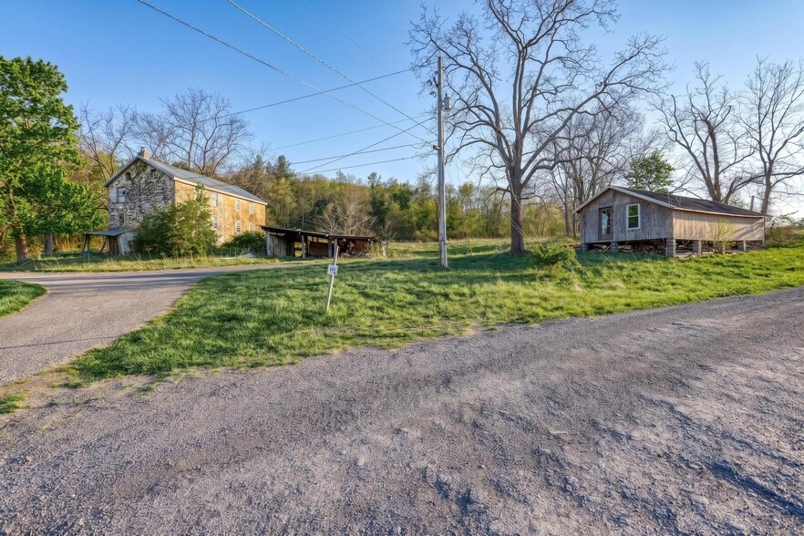 57 Metz Ln, New Bloomfield, PA for sale - Building Photo - Image 3 of 28