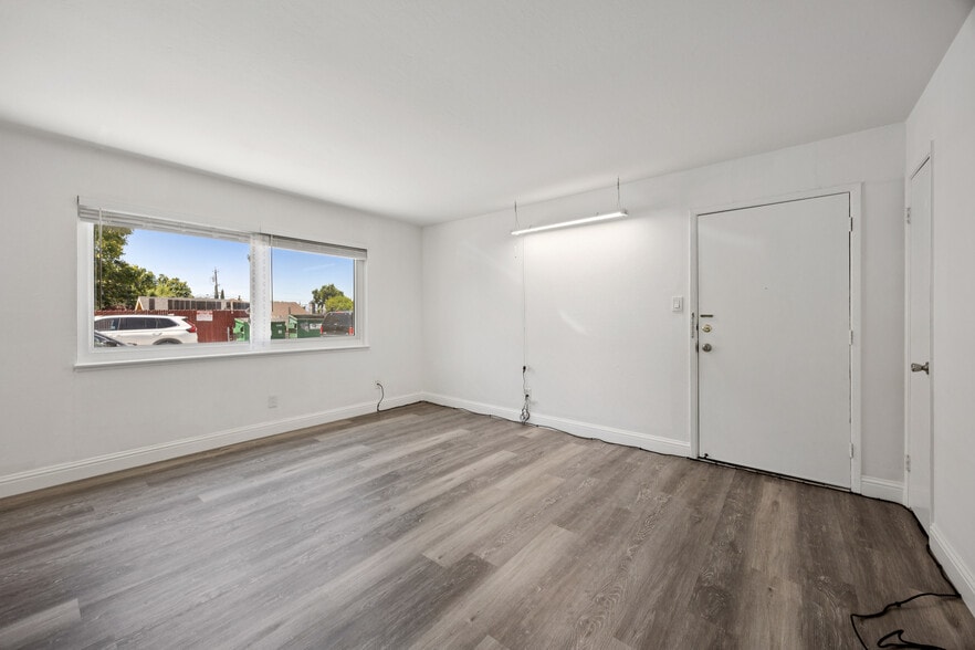 263 La Pala Dr, San Jose, CA for sale - Building Photo - Image 3 of 25