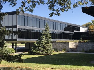 Plus de détails pour 401 N Lake St, Neenah, WI - Bureau à vendre