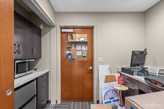 Plus de détails pour 105 W Illinois Route 71 Rt, Newark, IL - Commerce de détail à vendre