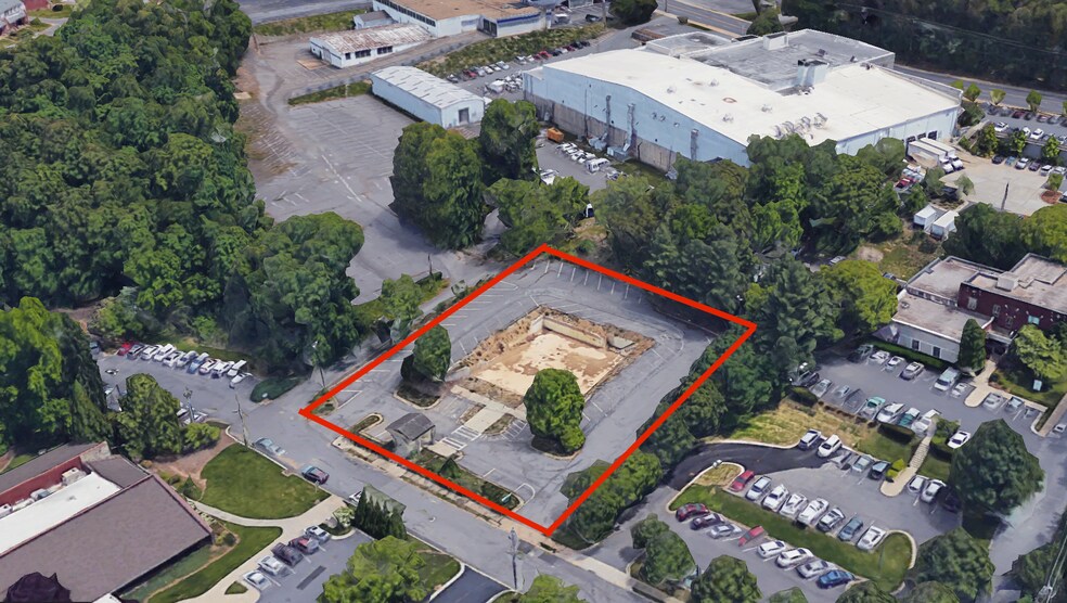 5 Frederick St, Asheville, NC à vendre - Photo du bâtiment - Image 2 de 5
