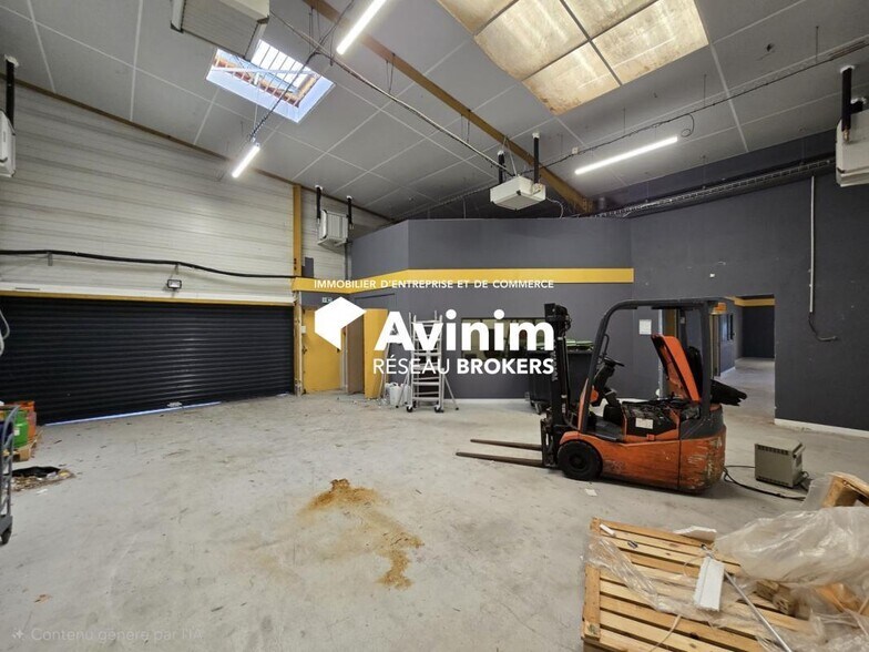 Industrial in Saint-Maximin for lease - Interior Photo - Image 3 of 8
