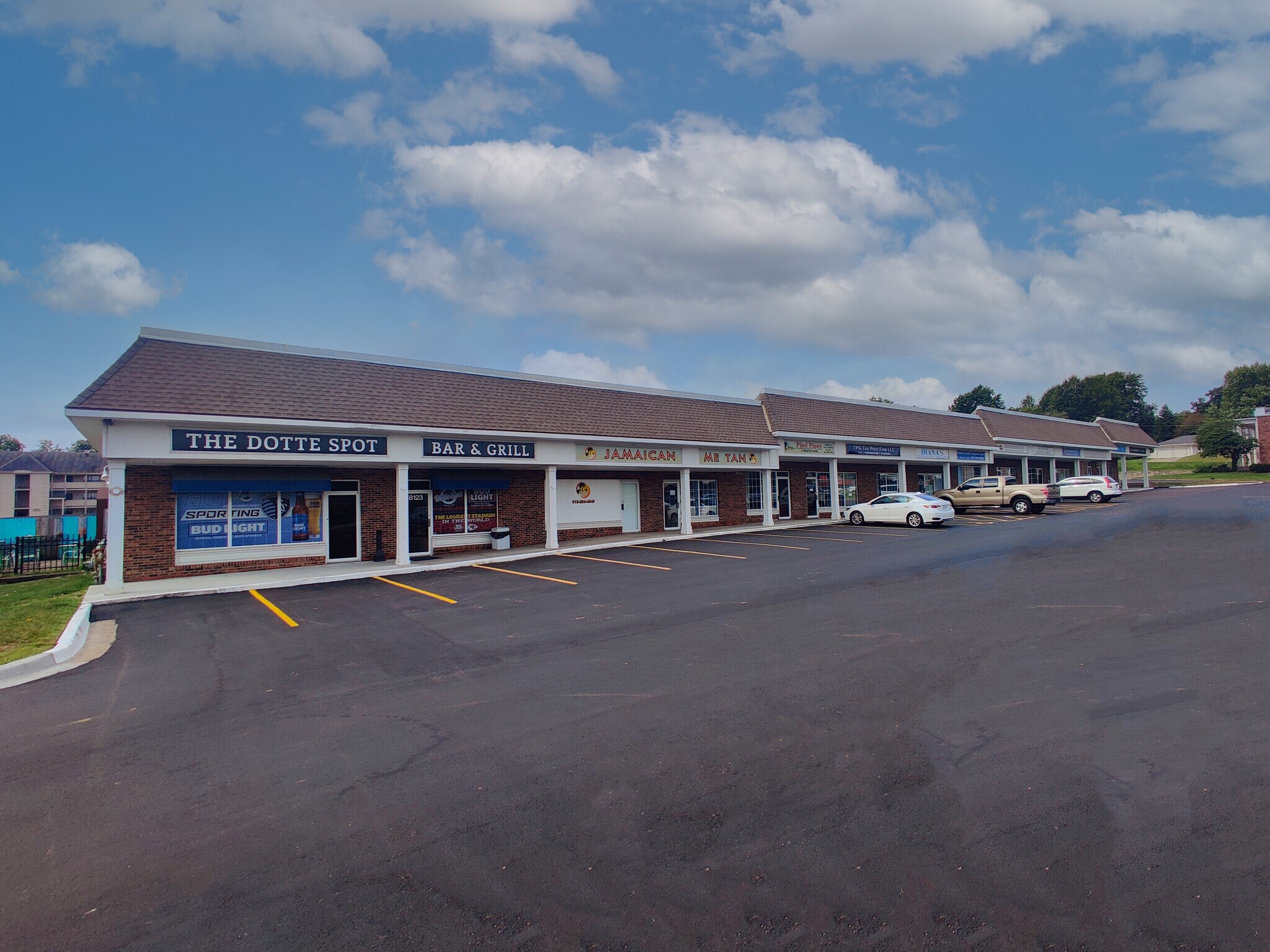 8121-8147 Parallel Pky, Kansas City, KS for lease Primary Photo- Image 1 of 5