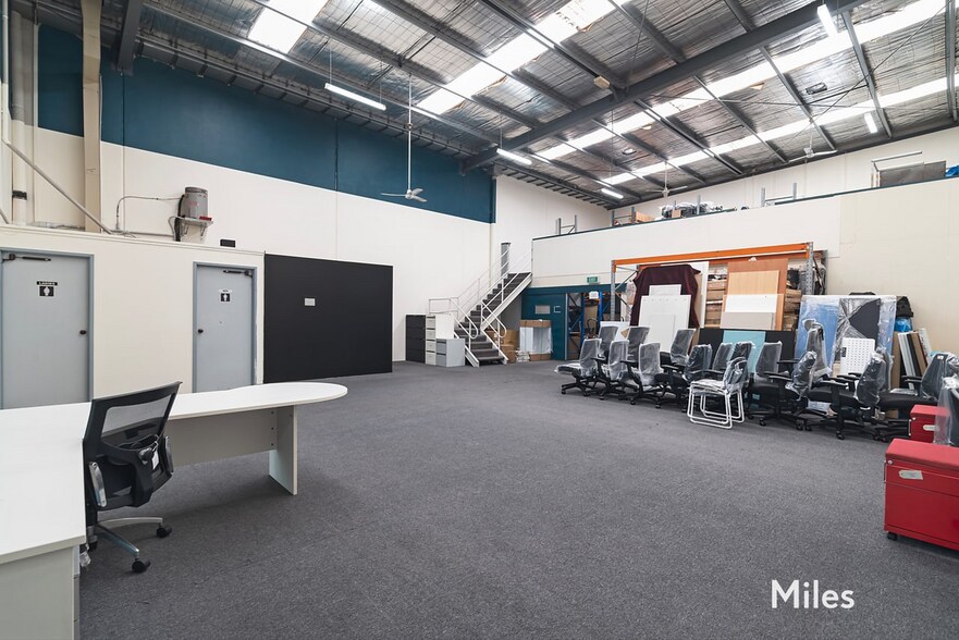 314 Saint Georges Rd, Thornbury for sale - Interior Photo - Image 3 of 10