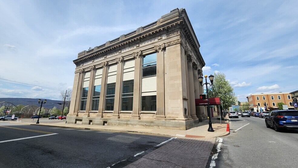 2 N Main St, Pittston, PA à vendre - Photo du bâtiment - Image 3 de 17