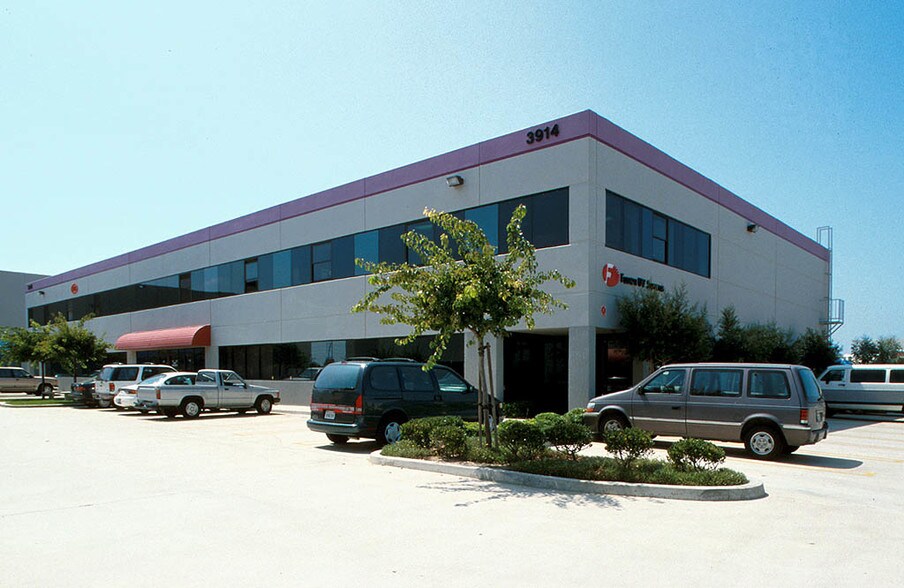 3882 Del Amo Blvd, Torrance, CA à louer - Photo principale - Image 2 de 8