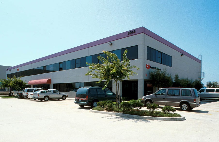 3882 Del Amo Blvd, Torrance, CA for lease - Primary Photo - Image 2 of 8