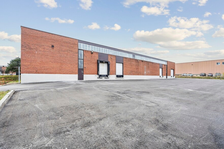 6010-6020 Ambler Dr, Mississauga, ON for sale - Building Photo - Image 3 of 5