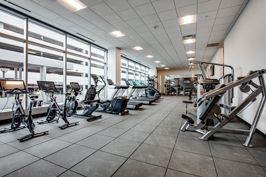 6160 Warren Pky, Frisco, TX à louer - Photo du bâtiment - Image 3 de 17