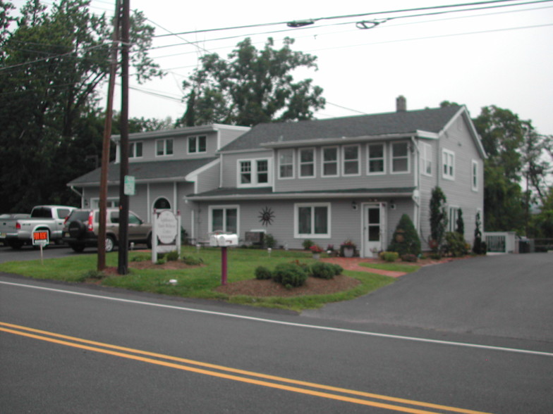 128 Main St, Lebanon, NJ à vendre - Photo principale - Image 1 de 1