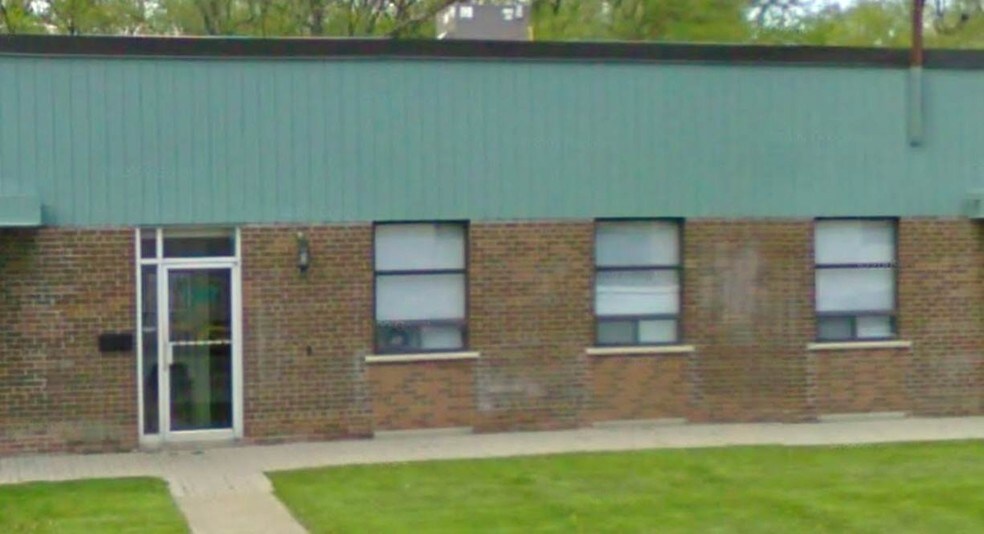 1547-1549 Sedlescomb Dr, Mississauga, ON à louer - Photo du bâtiment - Image 2 de 4