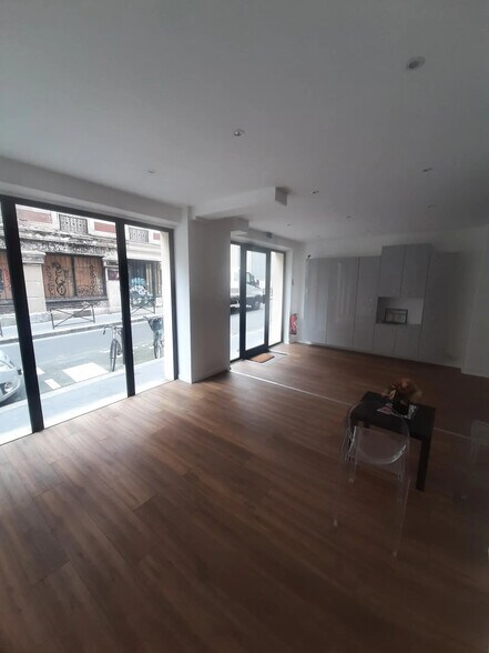 8 Rue Tesson, Paris à vendre - Photo intérieure - Image 3 de 7