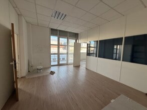 13 Rue Georges Auric, Paris for lease Interior Photo- Image 2 of 7