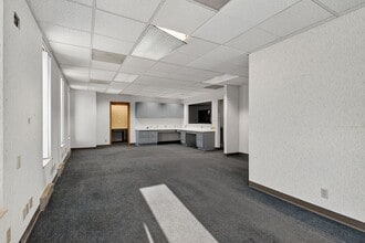 1111 Delafield St, Waukesha, WI for lease Interior Photo- Image 1 of 11
