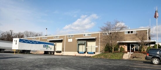 569 Industrial Dr, Lewisberry, PA à vendre - Photo du bâtiment - Image 2 de 5