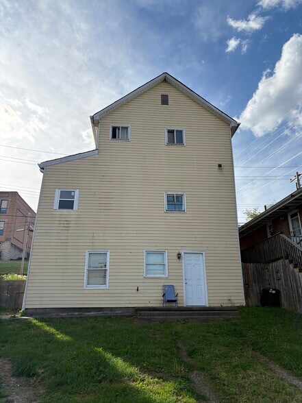 3426 Monroe St, Bellaire, OH à vendre - Photo du bâtiment - Image 2 de 10