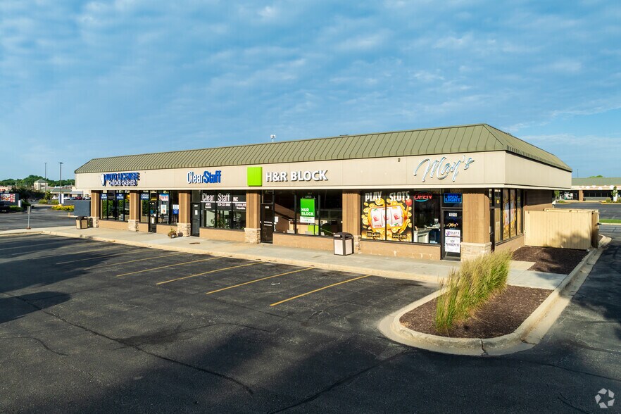 1000-1090 S Barrington Rd, Streamwood, IL à louer - Photo principale - Image 2 de 11