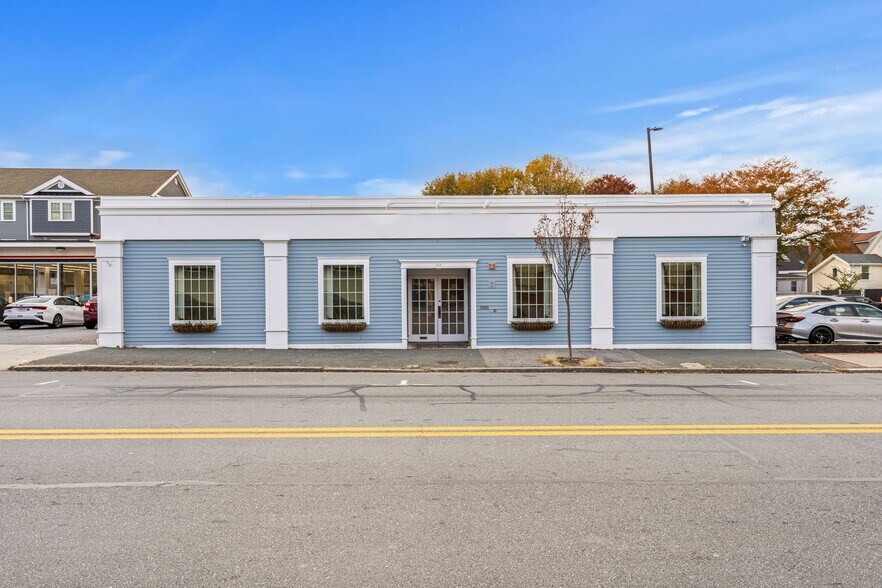 306 Cabot St, Beverly, MA à louer - Photo du bâtiment - Image 3 de 7