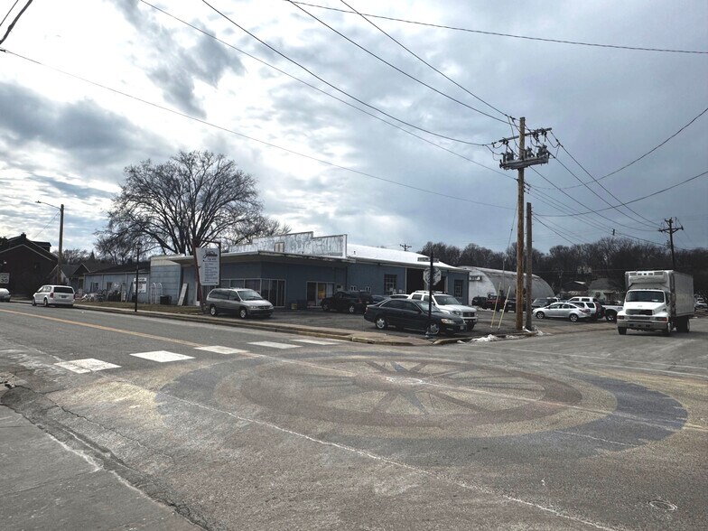 1513 N 2nd St, Saint Charles, MO à vendre - Photo du bâtiment - Image 3 de 7