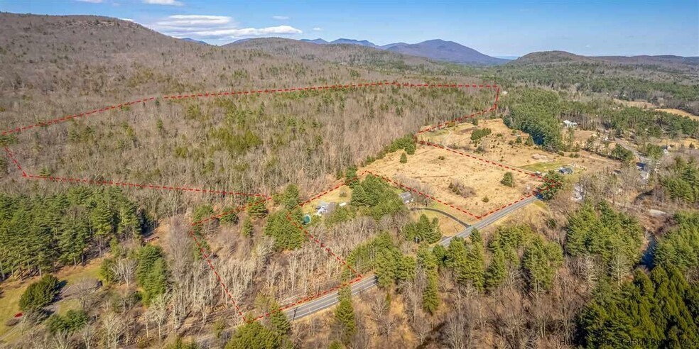 626 Wittenberg Road, Bearsville, NY à vendre - Photo du bâtiment - Image 2 de 21