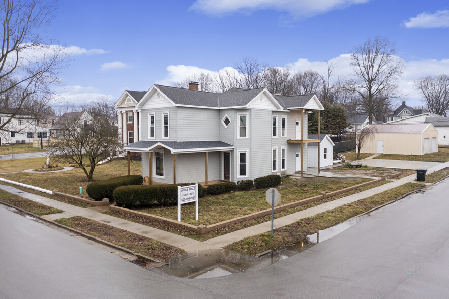 1091 Water St, Charlestown, IN à vendre - Photo du bâtiment - Image 1 de 1