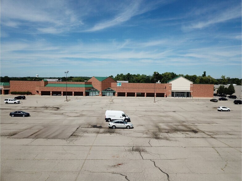 1235 Columbus Ave, Lebanon, OH à louer - Photo du bâtiment - Image 1 de 18