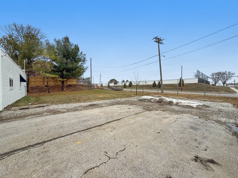 3940 Dixon St, Des Moines, IA à louer - Photo du bâtiment - Image 3 de 14