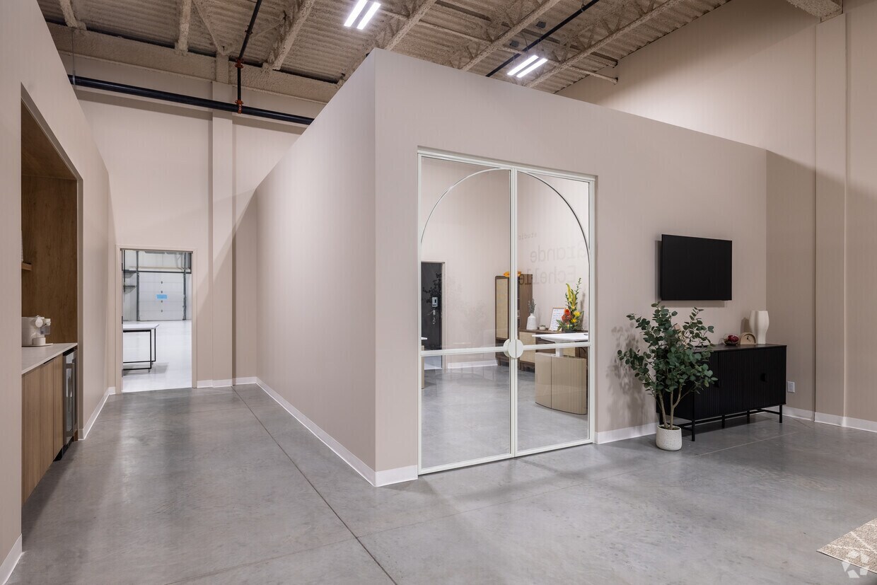 4981 Rue Louis-B.-Mayer, Laval, QC for lease Interior Photo- Image 1 of 13