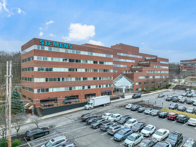 200 Fifth Ave, Waltham, MA for lease - Primary Photo - Image 1 of 8