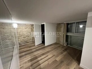 Plus de détails pour Multi-résidentiel à vendre