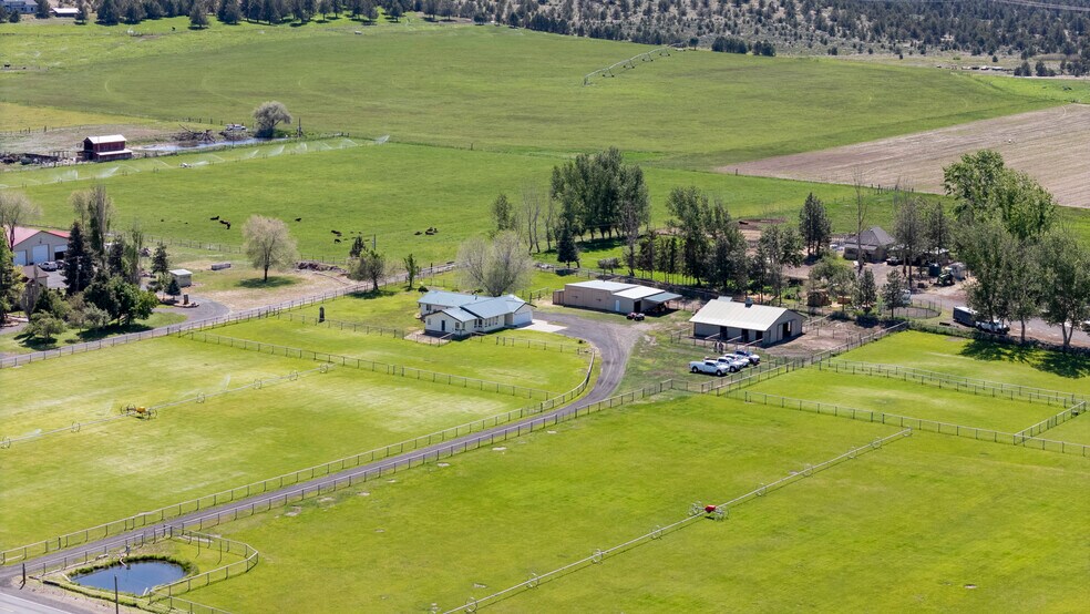 9101 NW 31st St, Terrebonne, OR à vendre - Photo du bâtiment - Image 2 de 44
