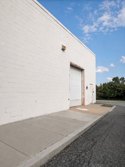 107 Ruthar Dr, Newark, DE à vendre - Photo du bâtiment - Image 3 de 17