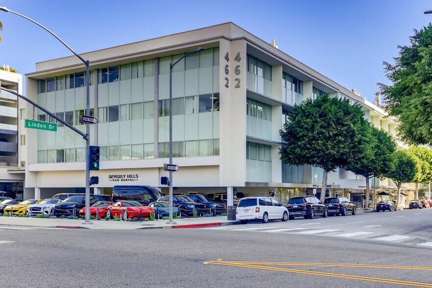 462 N Linden Dr, Beverly Hills, CA à louer - Photo du bâtiment - Image 2 de 11