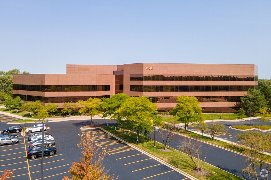 1100 W Lake Cook Rd, Buffalo Grove, IL à louer - Photo du bâtiment - Image 3 de 9