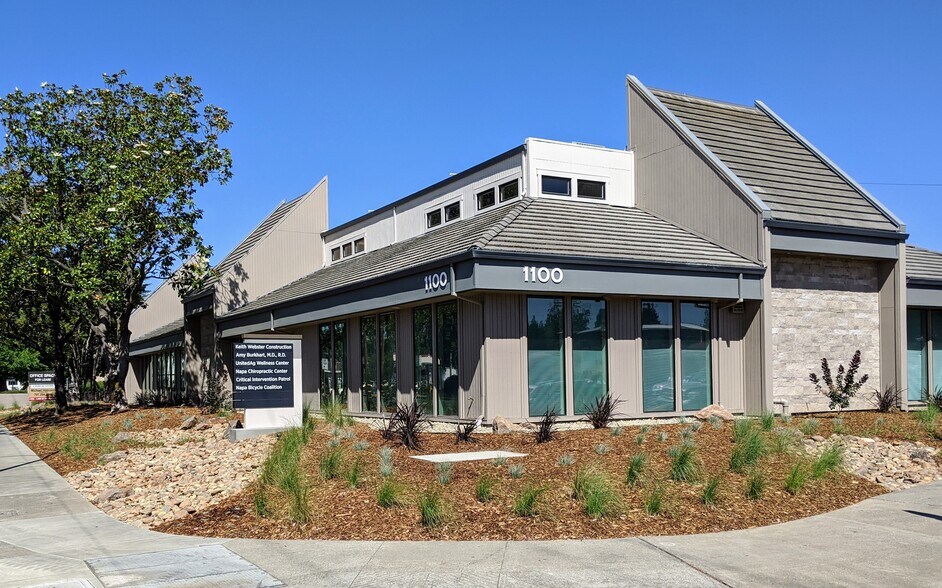 1100 Lincoln Ave, Napa, CA à louer - Photo du bâtiment - Image 2 de 17