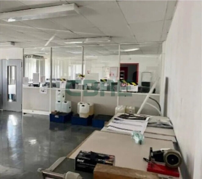 Industrial in Fontenay-sous-Bois for lease - Interior Photo - Image 3 of 7