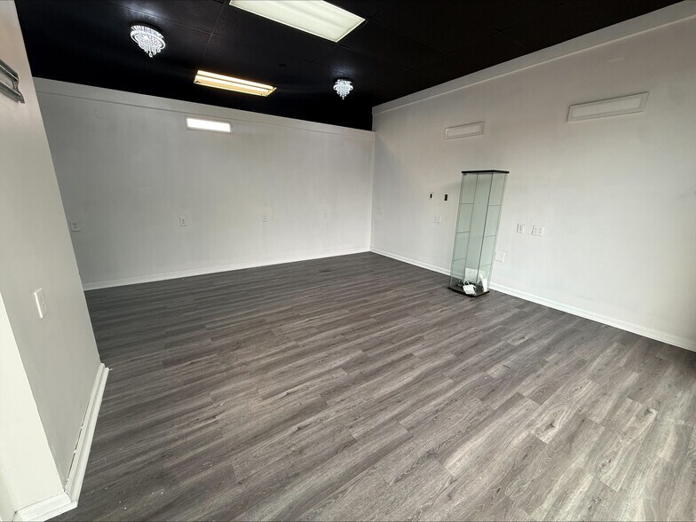 4725 South Atlanta Rd, Smyrna, GA à louer - Photo du bâtiment - Image 3 de 5