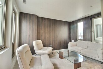 60-62 Rue D'Hauteville, Paris for lease Interior Photo- Image 2 of 9