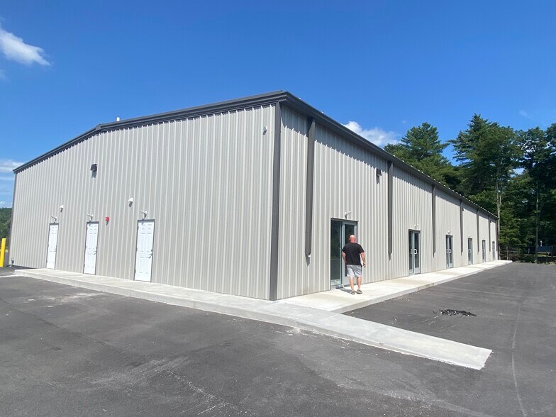 457 W Main St, Hillsborough, NH à vendre - Photo principale - Image 1 de 19